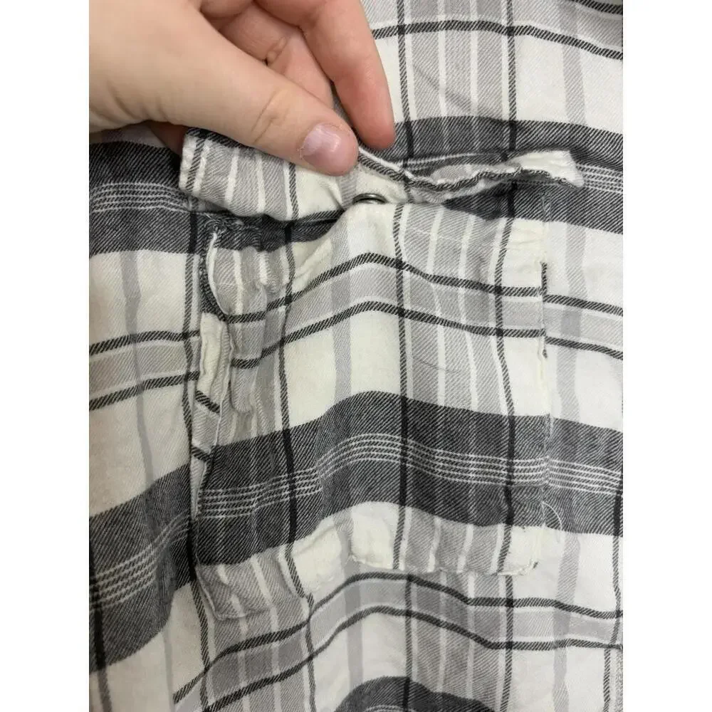 American Eagle Shirt Womens Small This Feels Seriously Lived In Plaid Snap Close